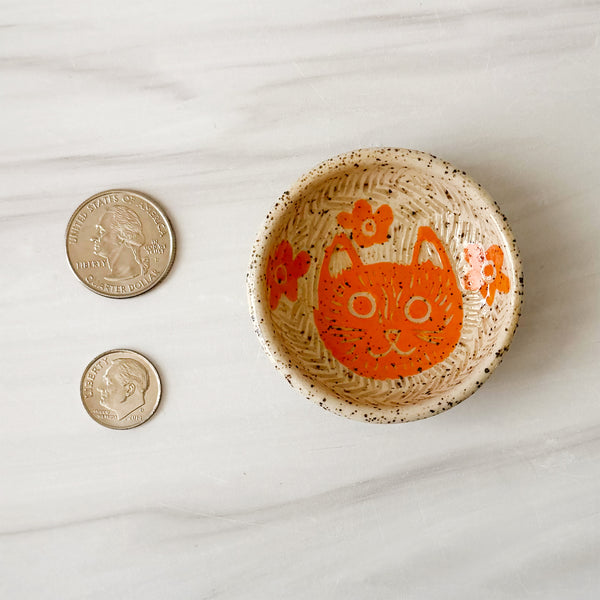 Small Cute Hand Painted Sgraffito Carved Light Orange Cat Ceramic Ring Dish 8