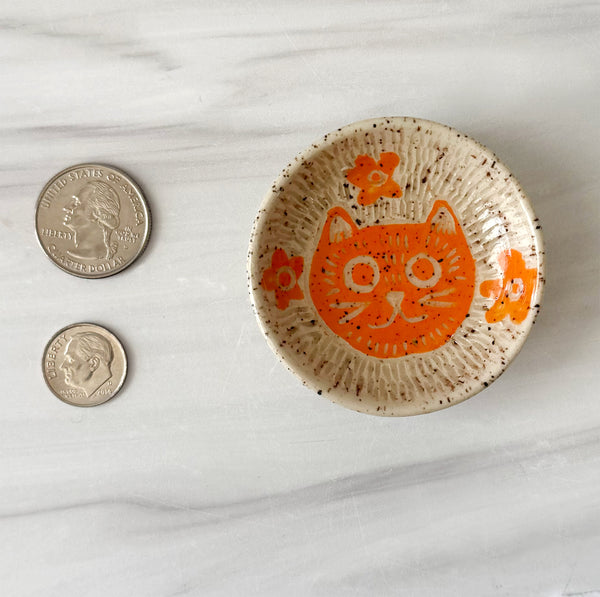 Small Cute Hand Painted Sgraffito Carved Light Orange Cat Ceramic Ring Dish 9