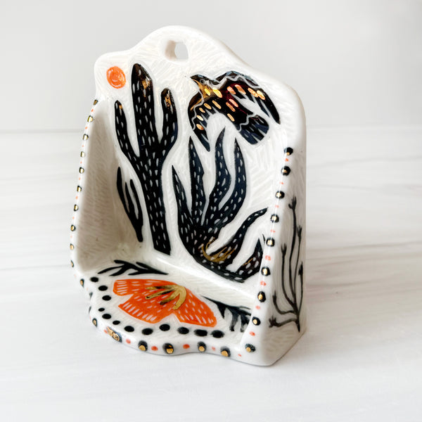 Ceramic Desert Porcelain with Gold Luster Shrine